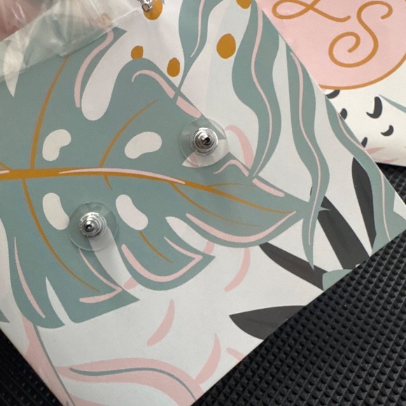 Lily Sky designs necklace + earring set elephant charm - Picture 4 of 6